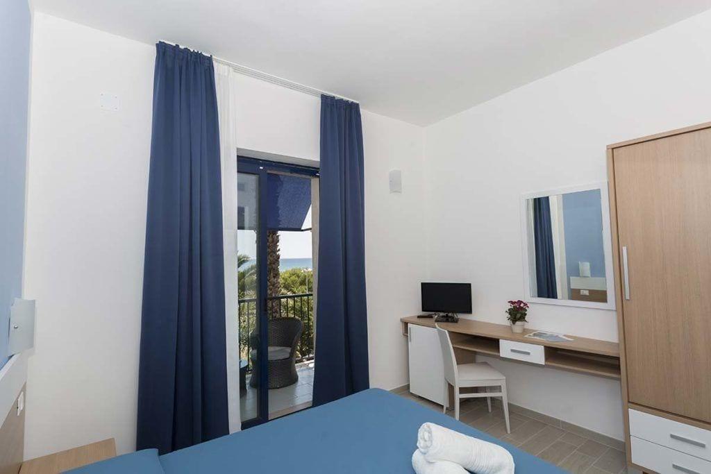 Ticho'S Greenblu Hotel Castellaneta Marina Exteriör bild