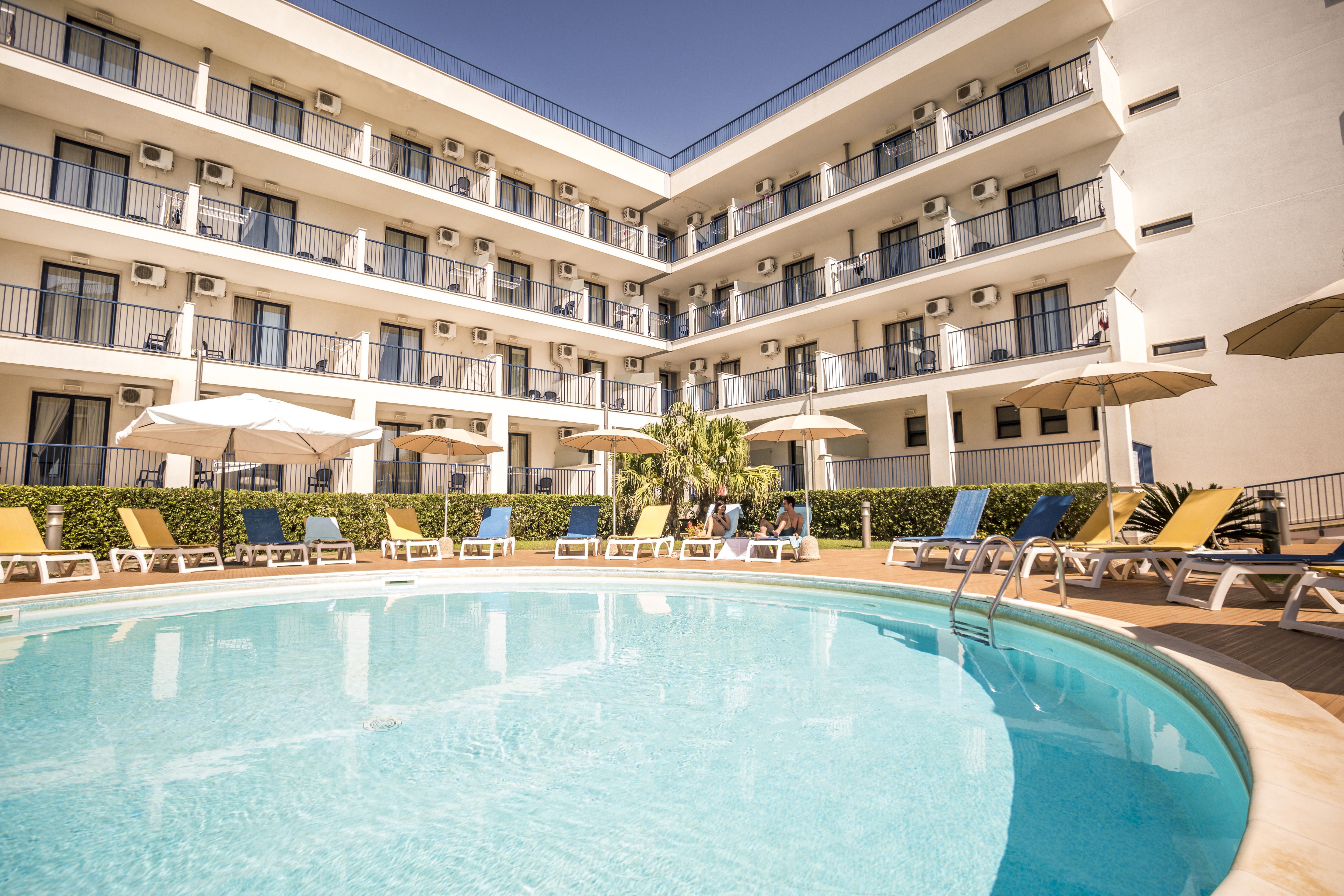 Ticho'S Greenblu Hotel Castellaneta Marina Exteriör bild