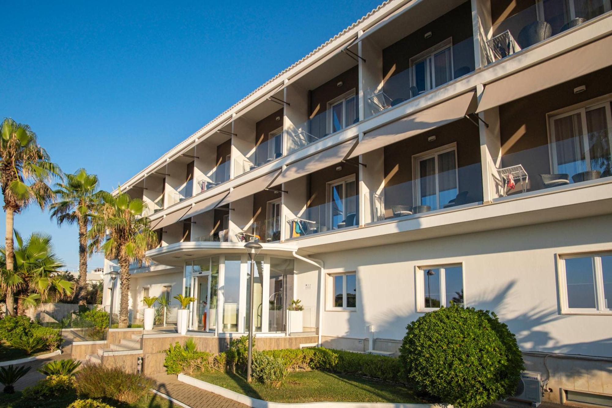 Ticho'S Greenblu Hotel Castellaneta Marina Exteriör bild