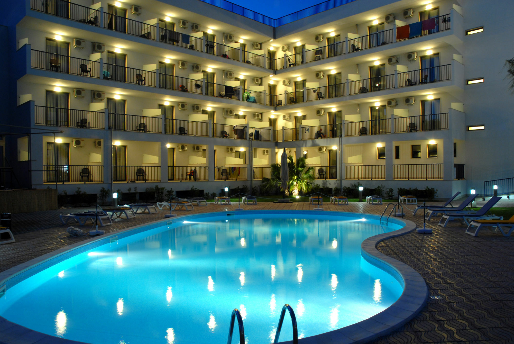 Ticho'S Greenblu Hotel Castellaneta Marina Exteriör bild